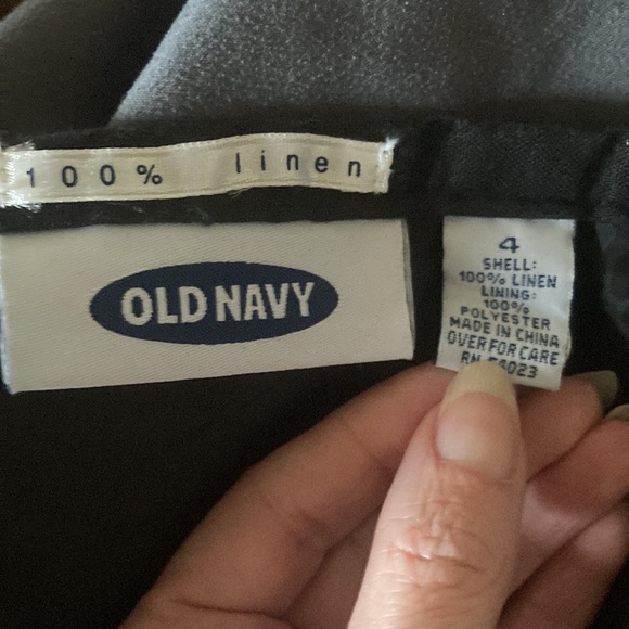 Old Navy Black Classic Skirt - Sz 4 - Picture 3 of 3